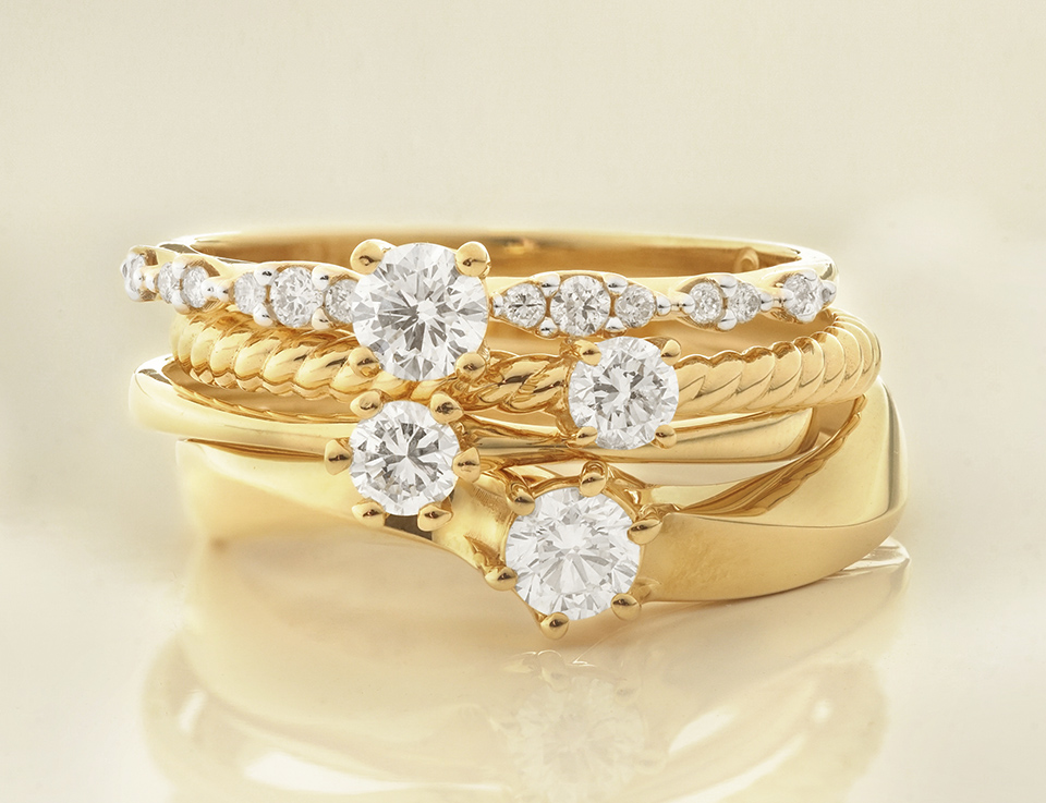 joias clássicas, joias em ouro, joias com gemas coloridas, diamantes